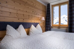 Double Room, Mountain View | Desk, free WiFi, bed sheets, alarm clocks - 3100 Kulmhotel Gornergrat (Zermatt)