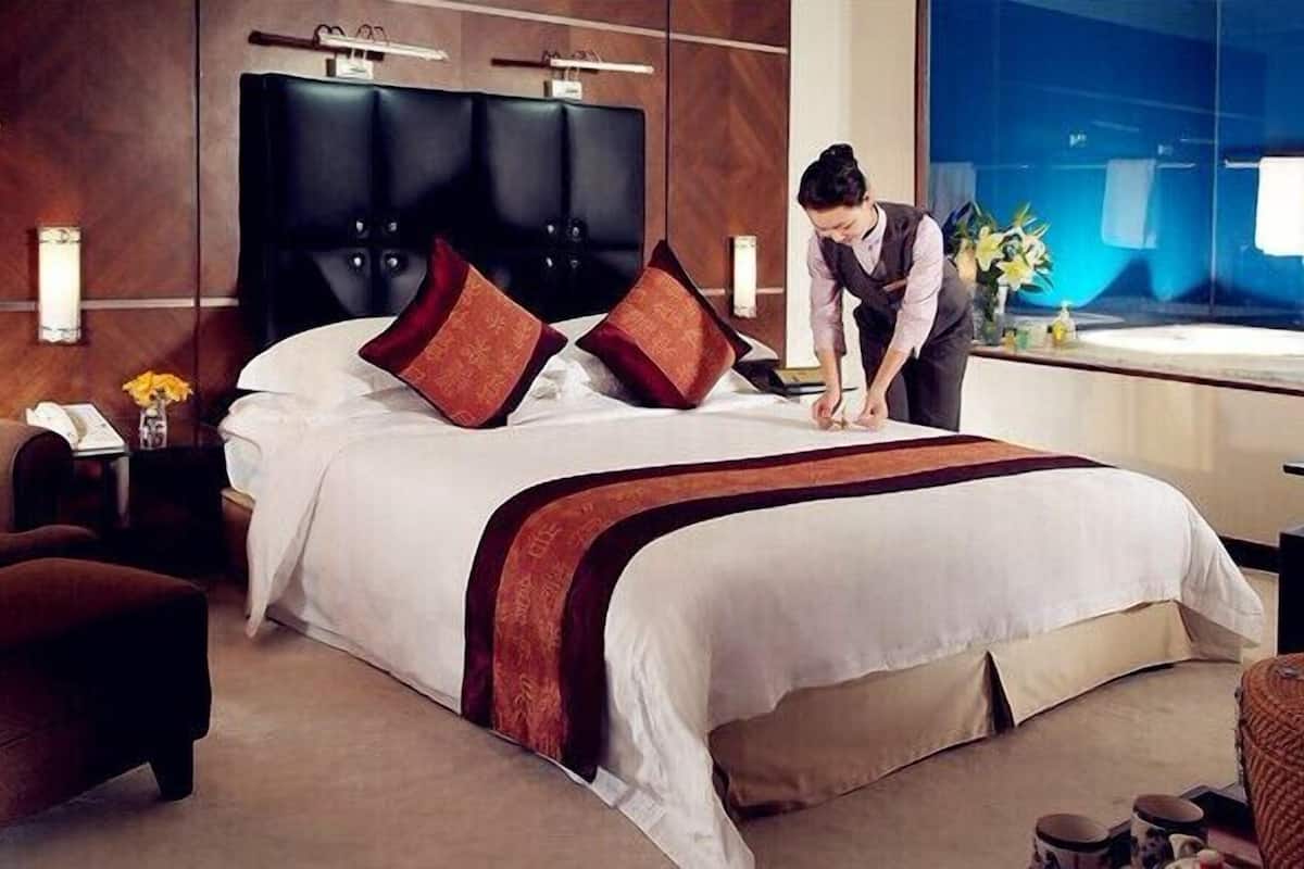 Superior Room | Minibar, desk, soundproofing, iron/ironing board (on request)