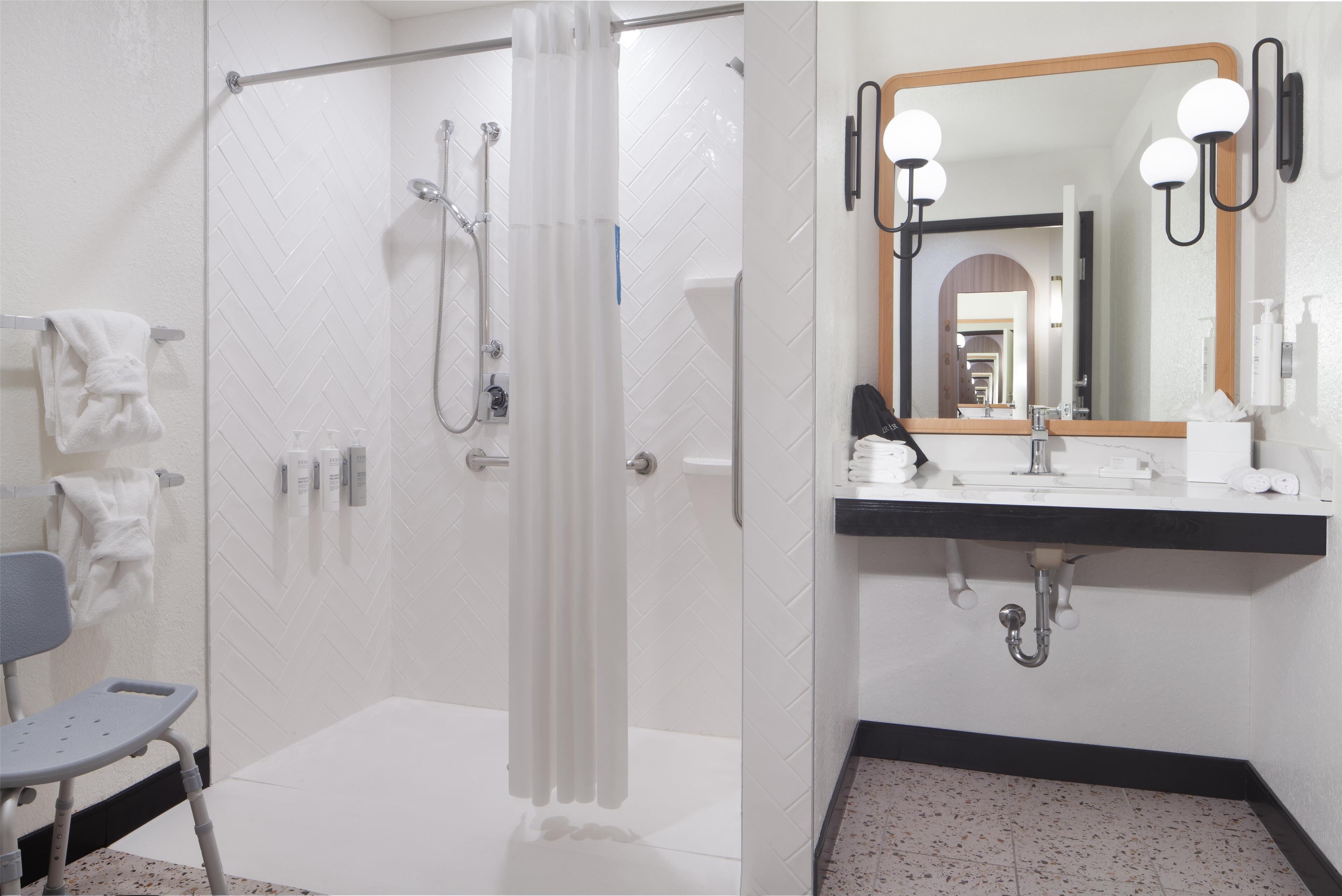 room, 1 king bed, accessible (mobility & hearing, roll-in shower) | bathroom shower