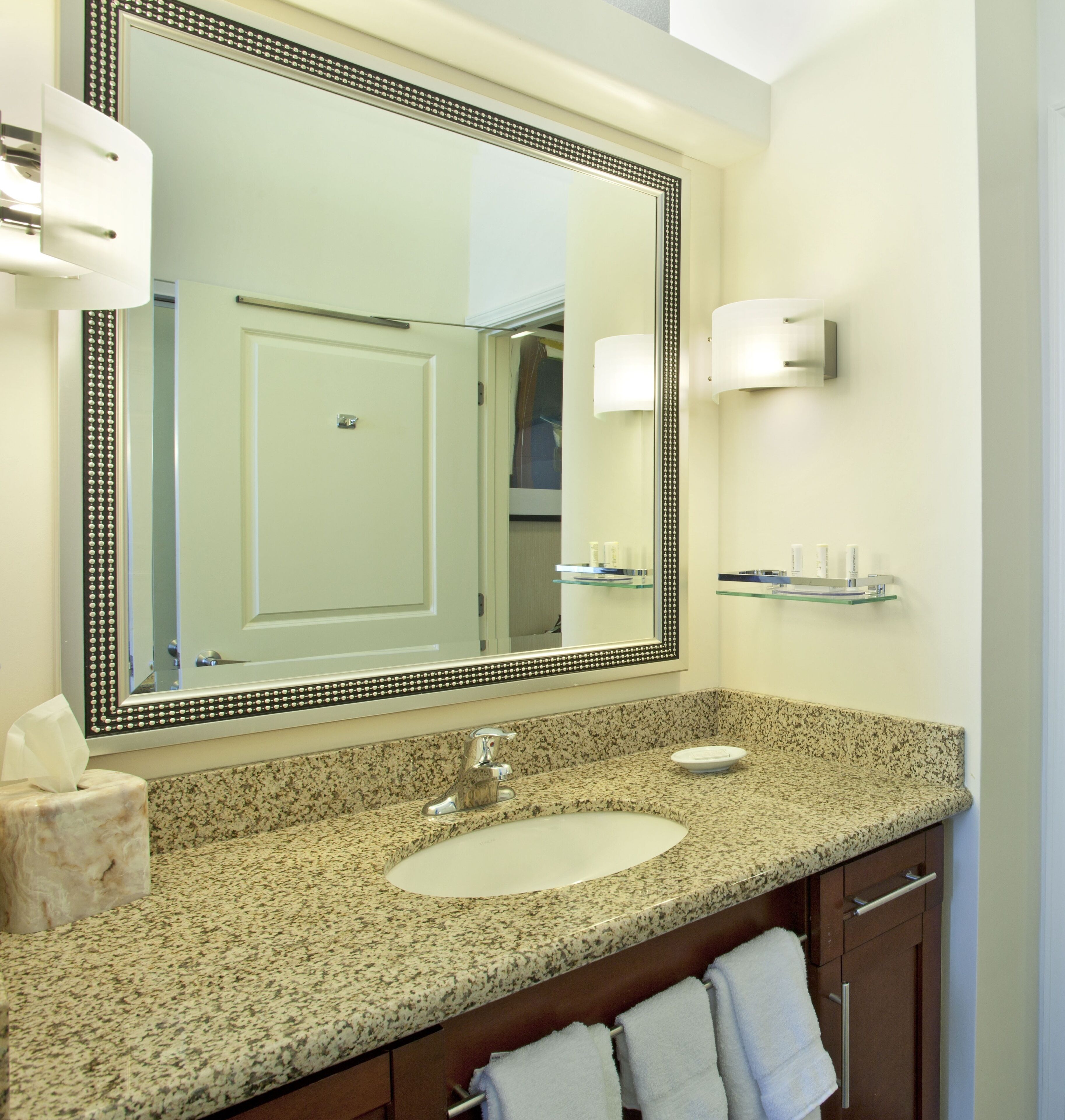 combined shower/bathtub, free toiletries, hair dryer, towels