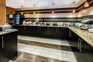 Desayuno buffet incluido todos los días 