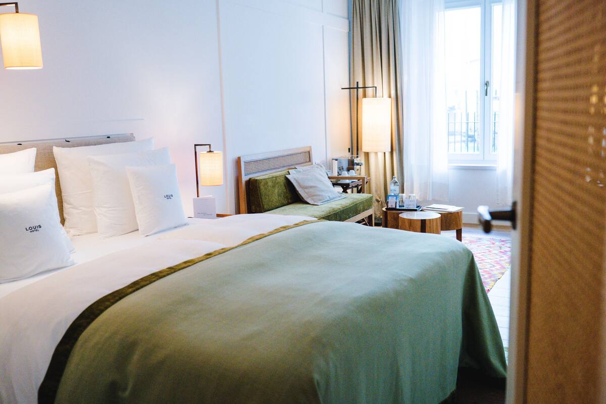 Phòng Deluxe, quang cảnh sân vườn | Bộ trải giường bằng vải cotton Ai Cập, bộ đồ giường cao cấp 