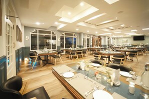 Breakfast, lunch, dinner served; Indian cuisine, garden views - JC Residency (Kodaikanal)