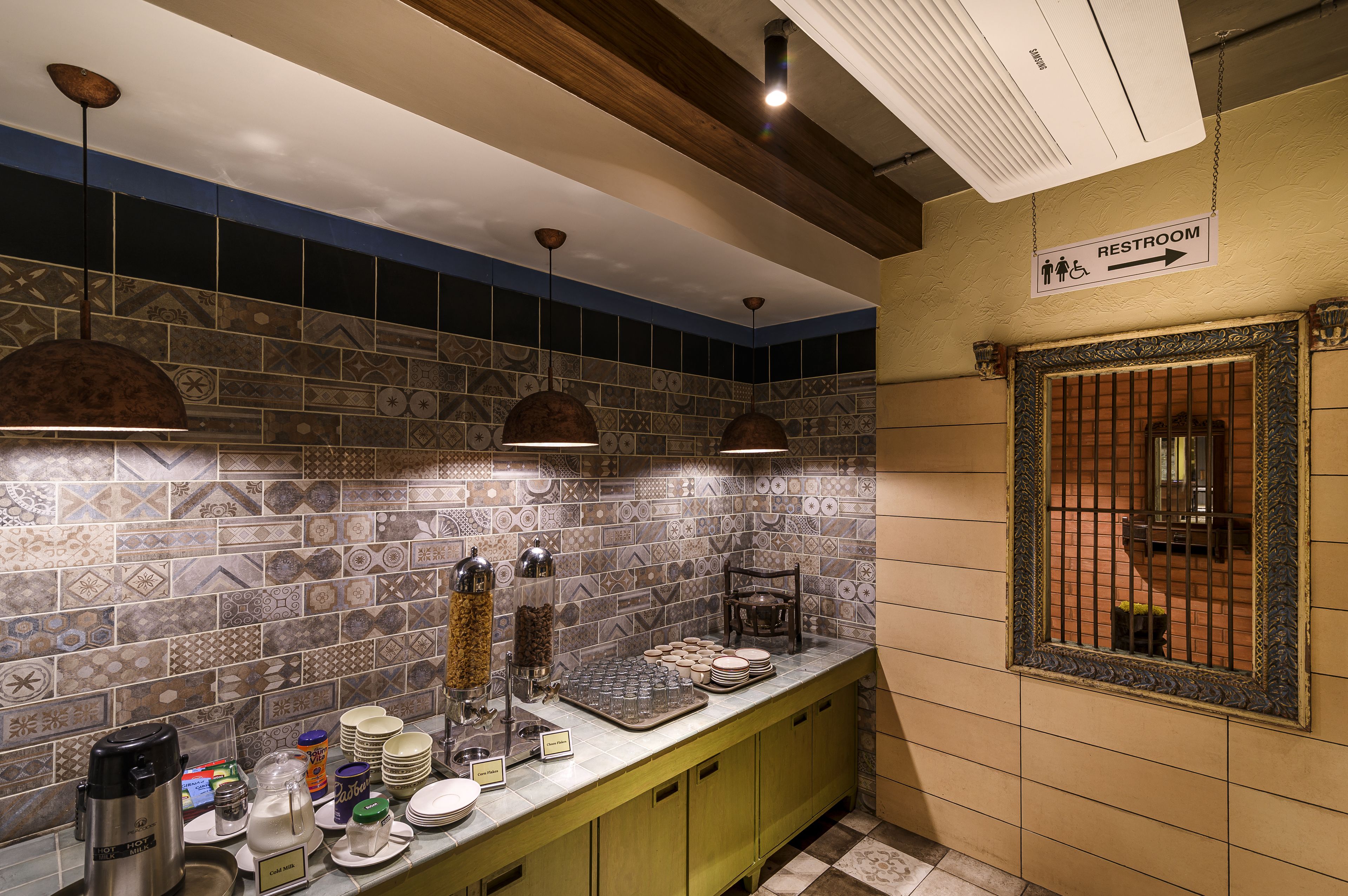 Daily buffet breakfast for a fee