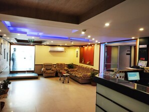 2 bars/lounges - Hotel Executive Tower (Kolkata)