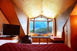 Studio, 1 Double Bed | In-room safe, rollaway beds, free WiFi, bed sheets