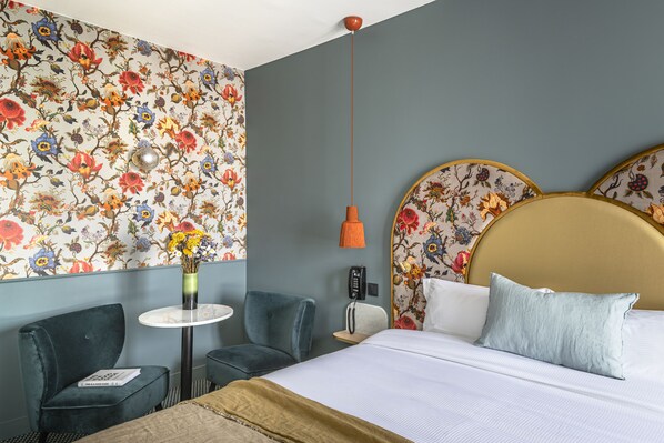 Habitación Deluxe | Ropa de cama de alta calidad y caja de seguridad en la habitación 