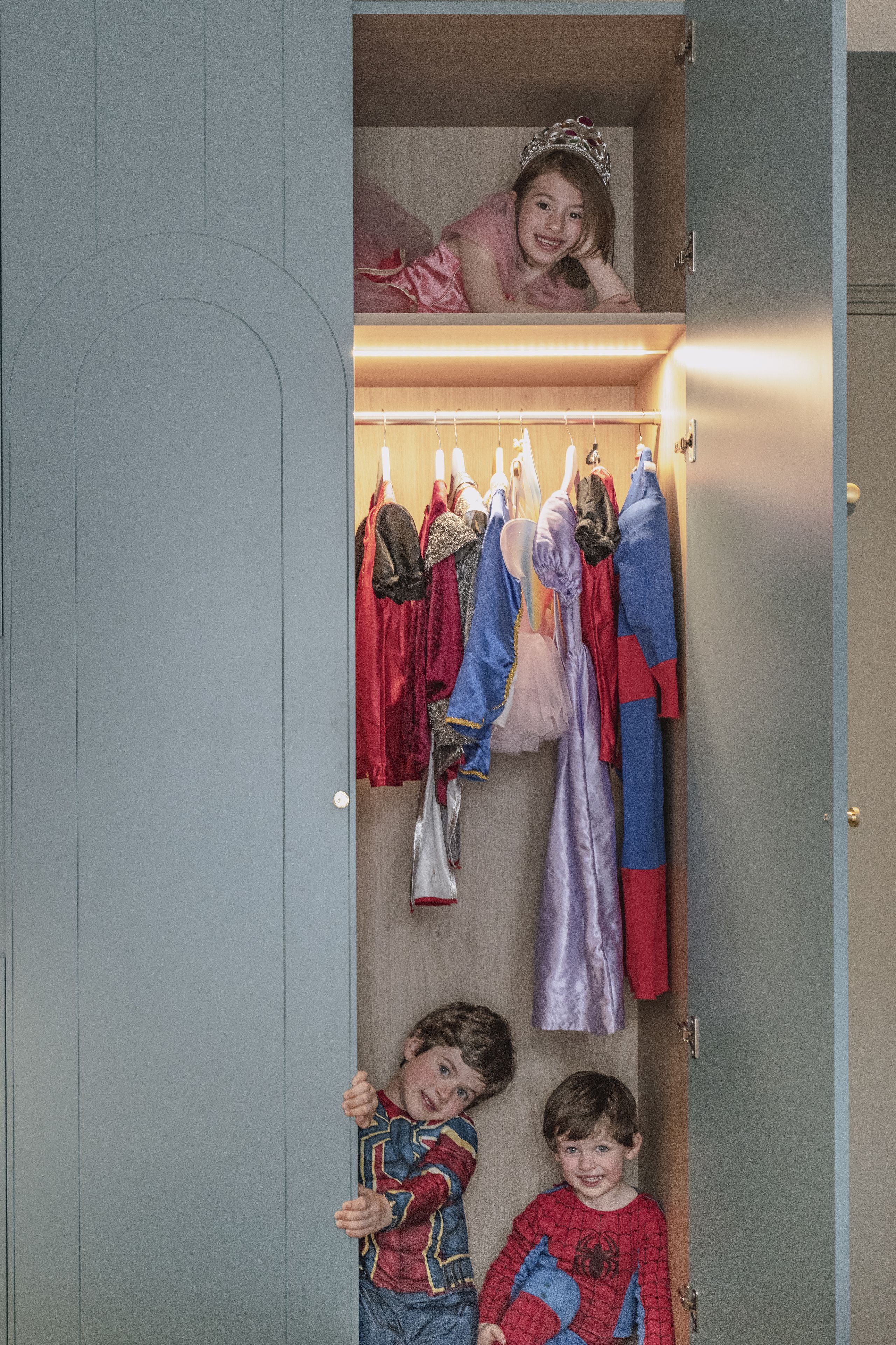 premium bedding, in-room safe, desk, laptop workspace