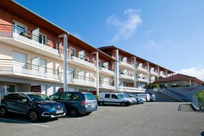 Exterior - Séjours & Affaires Gex Les Rives du Leman (Gex)