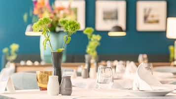 TĂ€gliches FrĂŒhstĂŒcksbuffet (19 EUR pro Person)