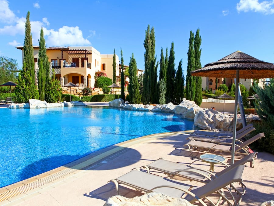 5 outdoor pools, pool umbrellas, pool loungers