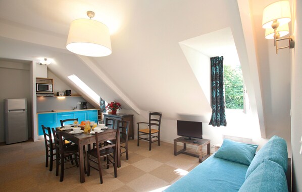 Soundproofing, cots/infant beds, free WiFi, bed sheets