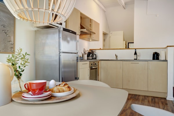 Suíte, 1 quarto, cozinha | Cozinha privada | Máquina de café expresso, cafeteira/chaleira, chaleira elétrica