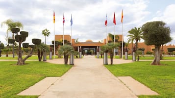 Vista frontal de la propiedad