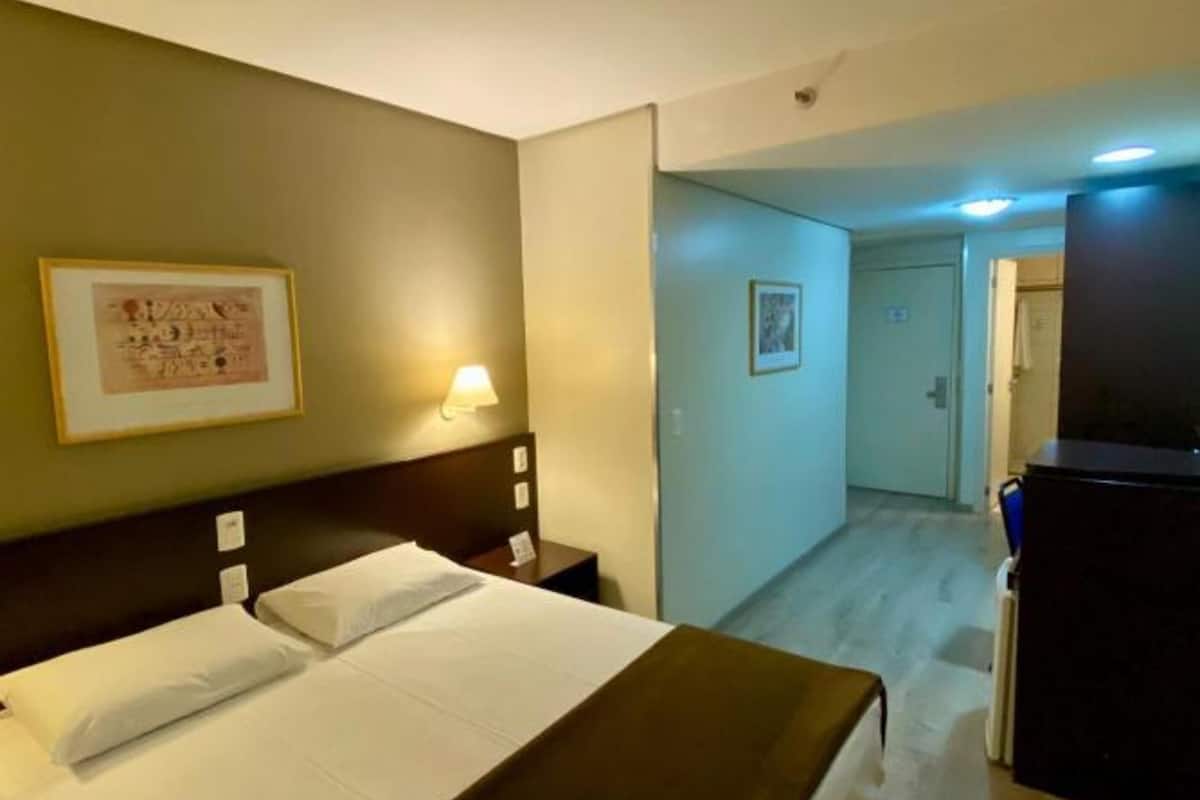1 bedroom, desk, free WiFi, bed sheets
