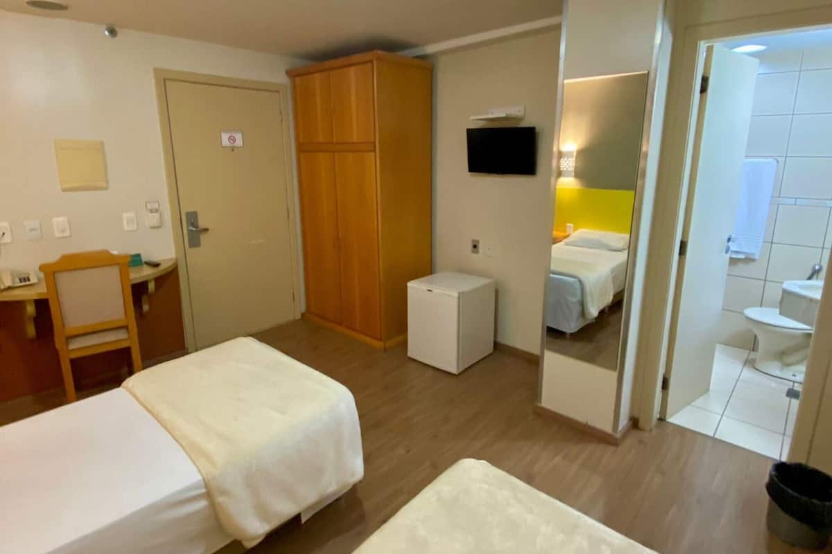 1 bedroom, desk, free WiFi, bed sheets