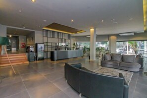Lobby sitting area - CORAL TRADE HOTEL (Porto Alegre)