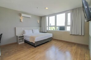 Premium Casal | Desk, free WiFi, bed sheets - CORAL TRADE HOTEL (Porto Alegre)