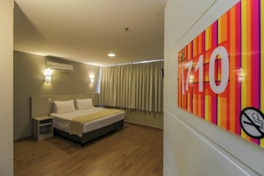 Premium Casal | 1 bedroom, desk, free WiFi, bed sheets