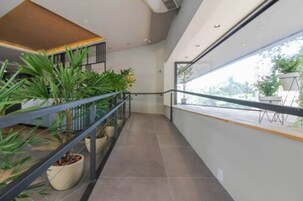 Pasillos con baranda