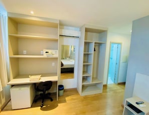 Premium Familia / Quadruplo | 1 bedroom, desk, free WiFi, bed sheets