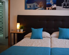 Twin Room, 2 Twin Beds | Down comforters, desk, free WiFi
