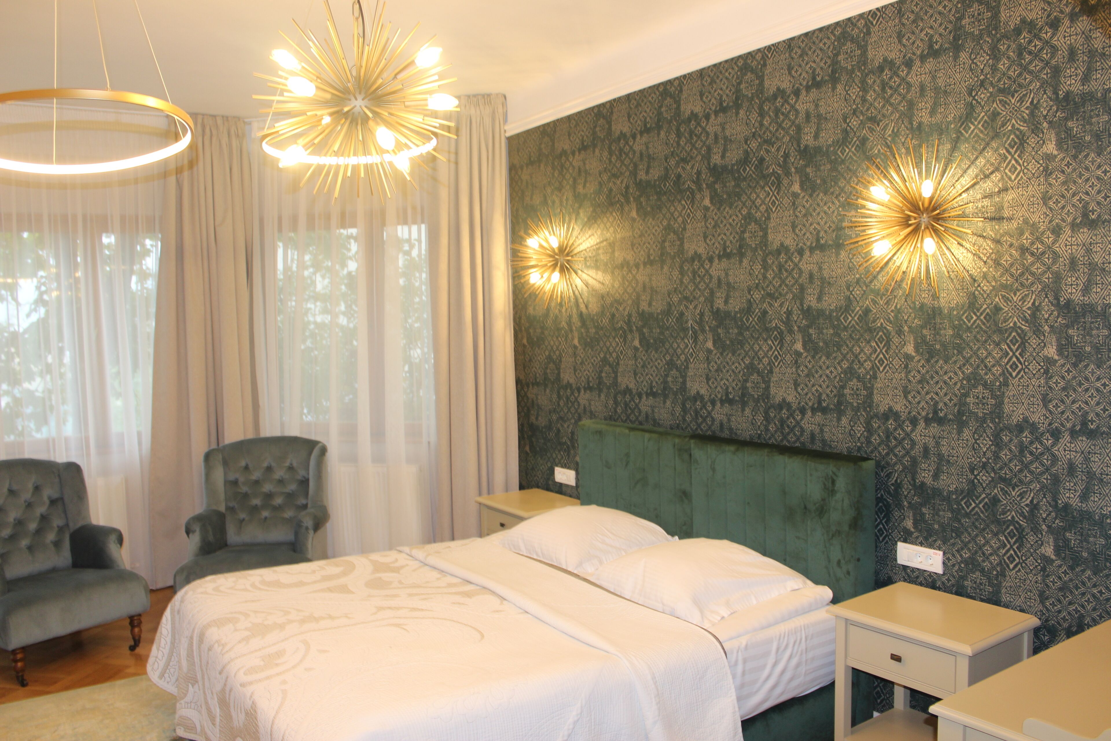 standard studio suite, 1 king bed with sofa bed, city view | 1 bedroom, hypo-allergenic bedding, minibar, iron/ironing board