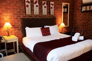 华丽客房 (Deluxe King Room) | 办公桌、隔音、熨斗/熨衣板、免费 WiFi
