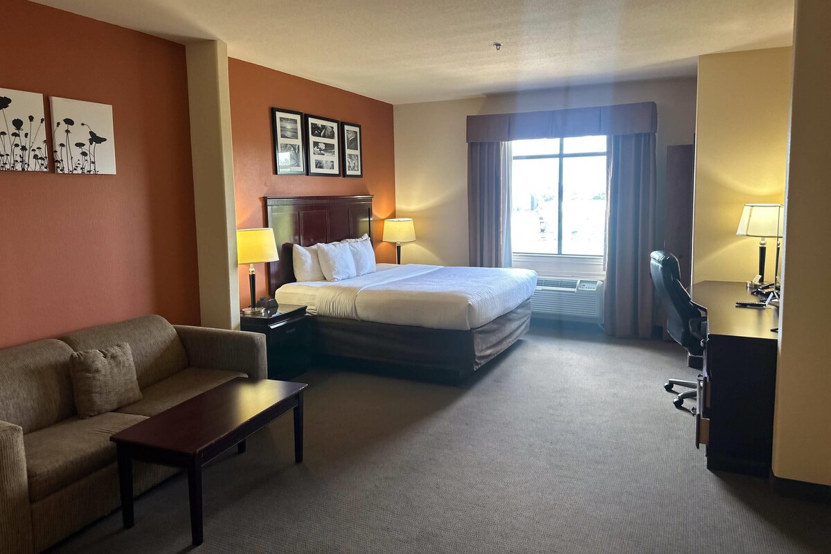 In-room safe, desk, laptop workspace, iron/ironing board