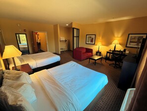 Suite | Hochwertige Bettwaren, Pillowtop-Betten, Zimmersafe, Schreibtisch