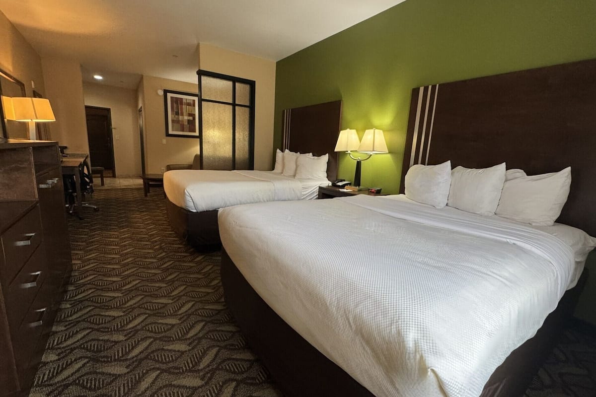 Ropa de cama de alta calidad, camas Select Comfort y muebles diferentes