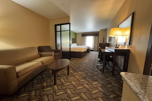 Premium bedding, Select Comfort beds, individually furnished, desk - Baymont by Wyndham Jewett (Jewett)