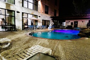 季節限定屋外プール