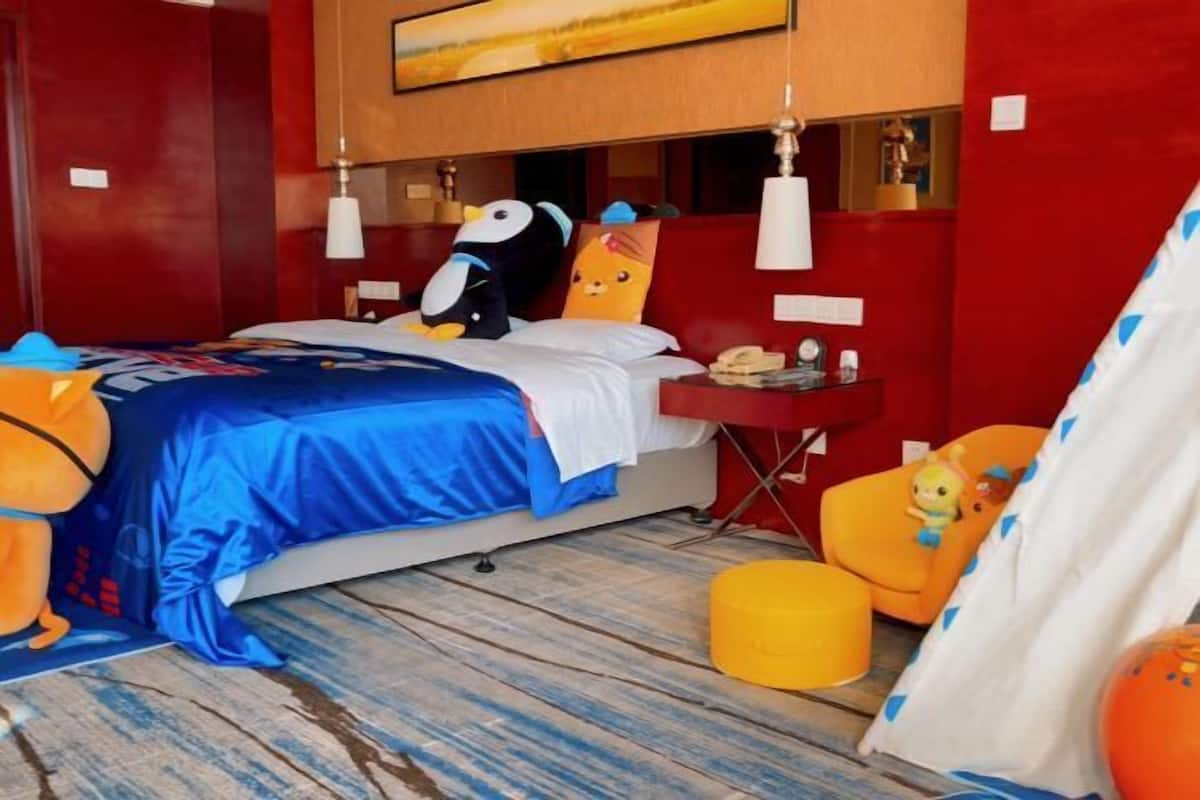 In-room safe, desk, iron/ironing board, free WiFi