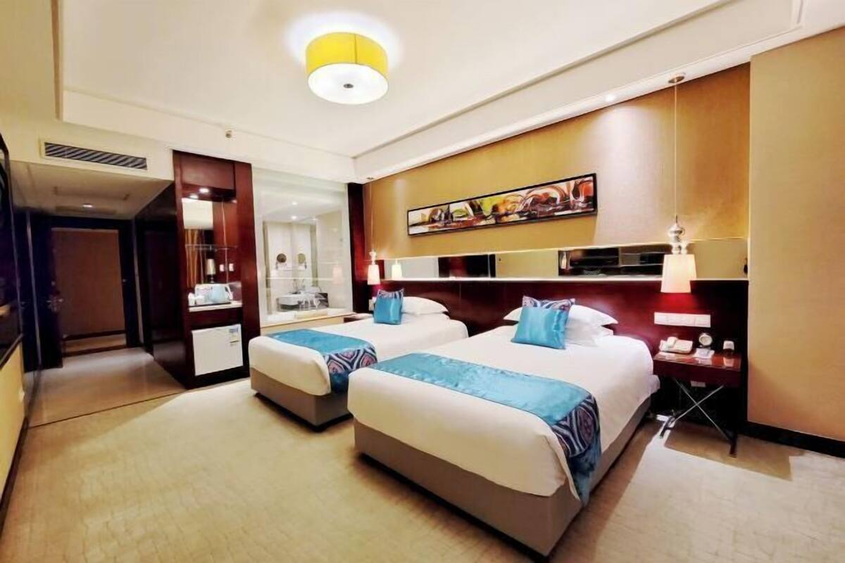 In-room safe, desk, iron/ironing board, free WiFi