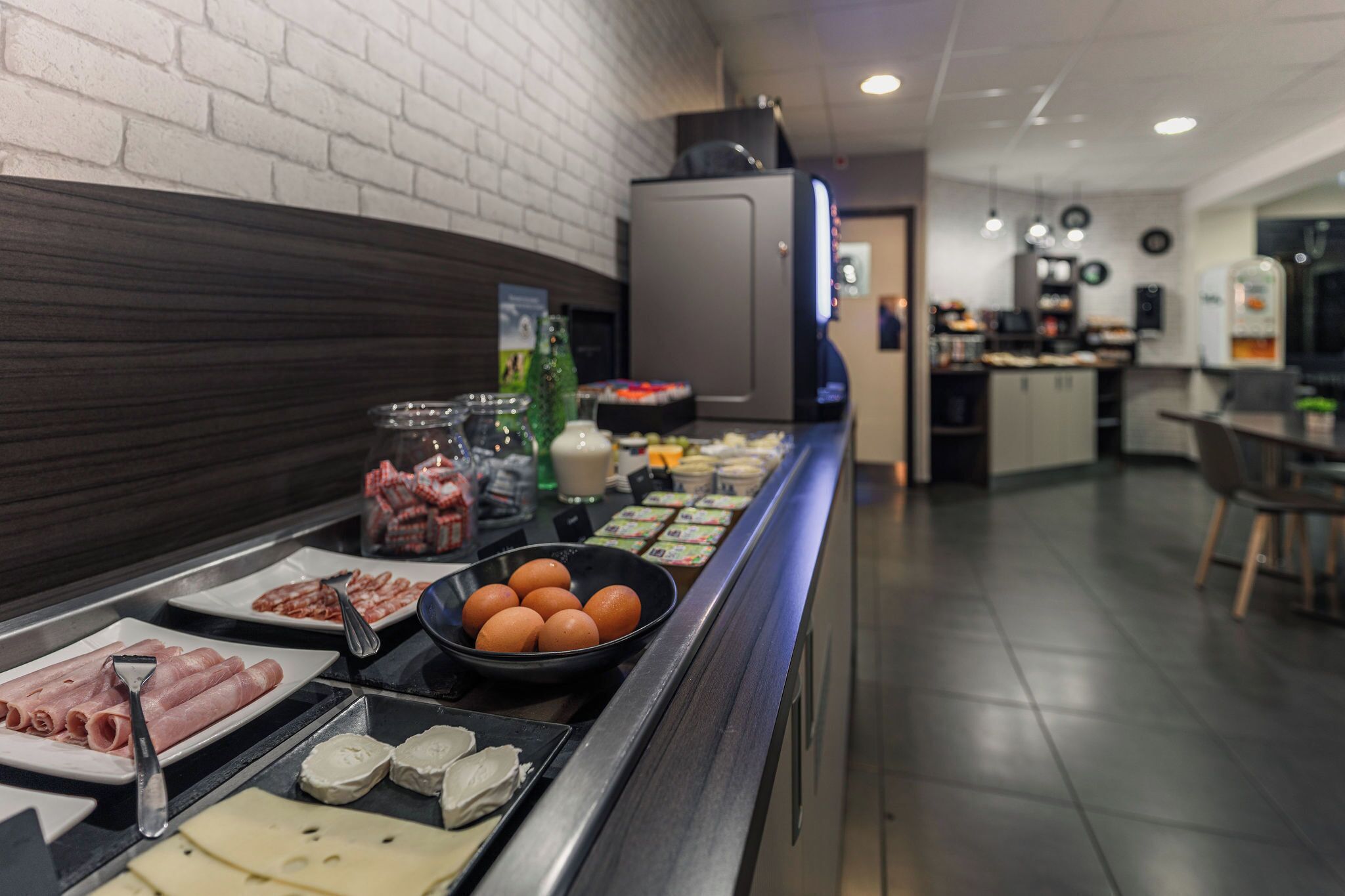 daily buffet breakfast (eur 12.9 per person)