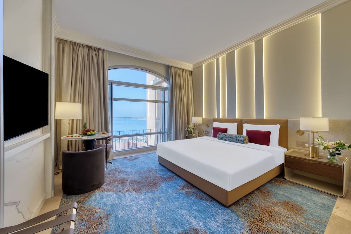 Free minibar, in-room safe, desk, blackout drapes