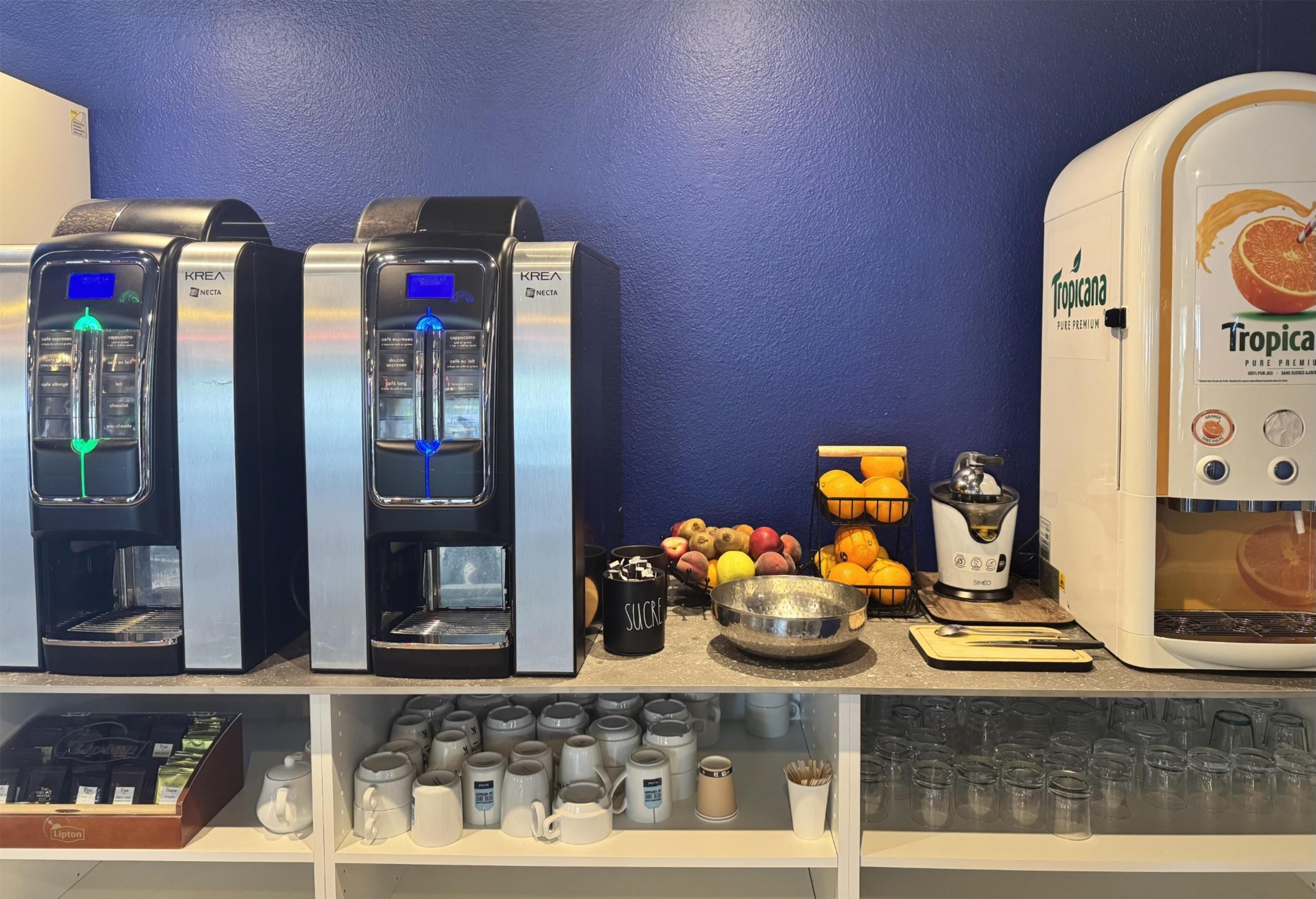 Petit déjeuner buffet (11 EUR par personne)