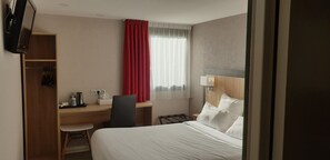 Double Room | Premium bedding, individually furnished, desk, iron/ironing board