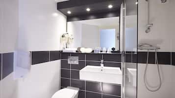 Standardzimmer, 1 Doppelbett | Badezimmer | Dusche, umweltfreundliche Kosmetikartikel, Haartrockner, Bidet