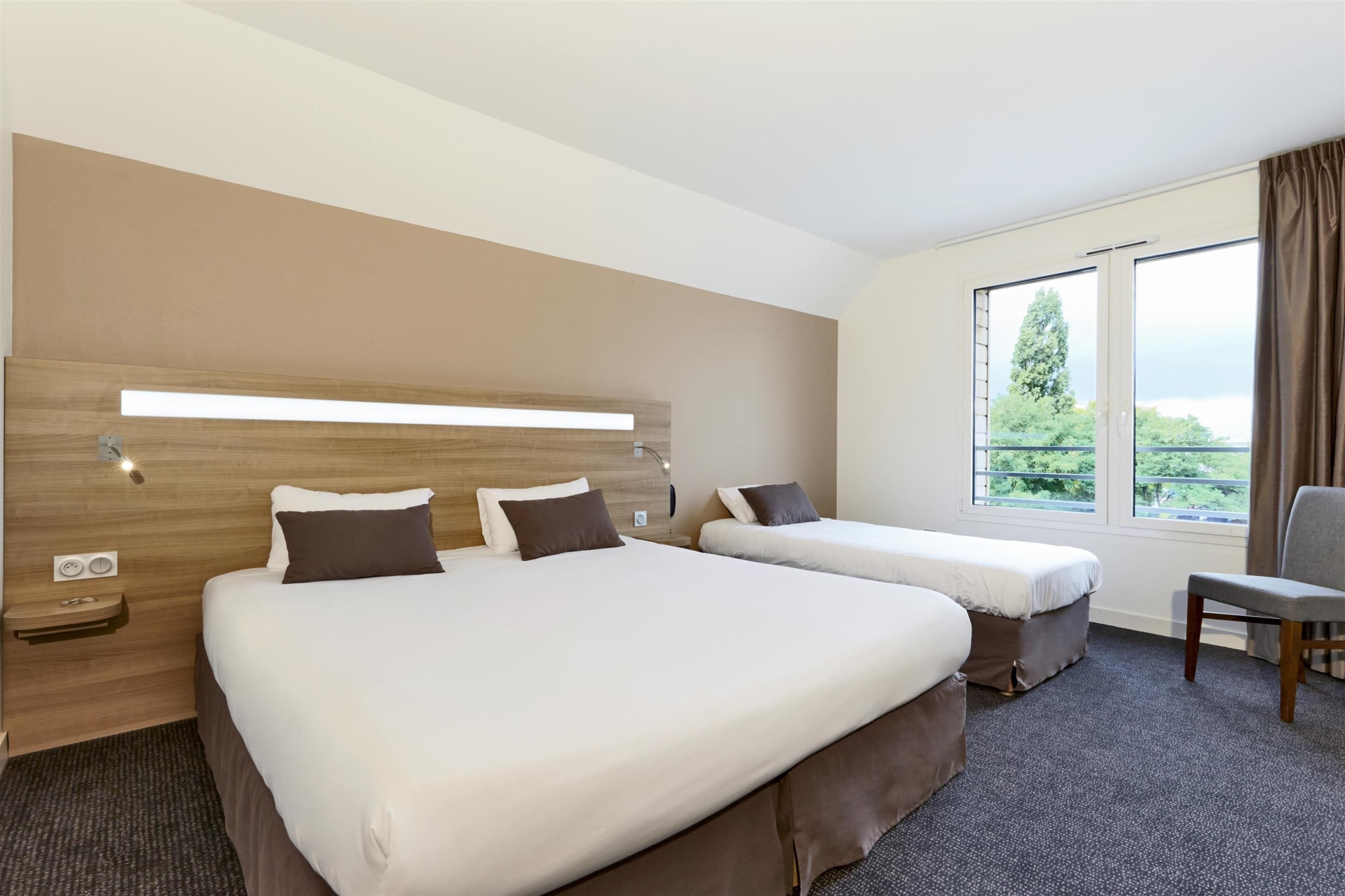 Bureau, Wi-Fi gratuit, draps fournis, réveils