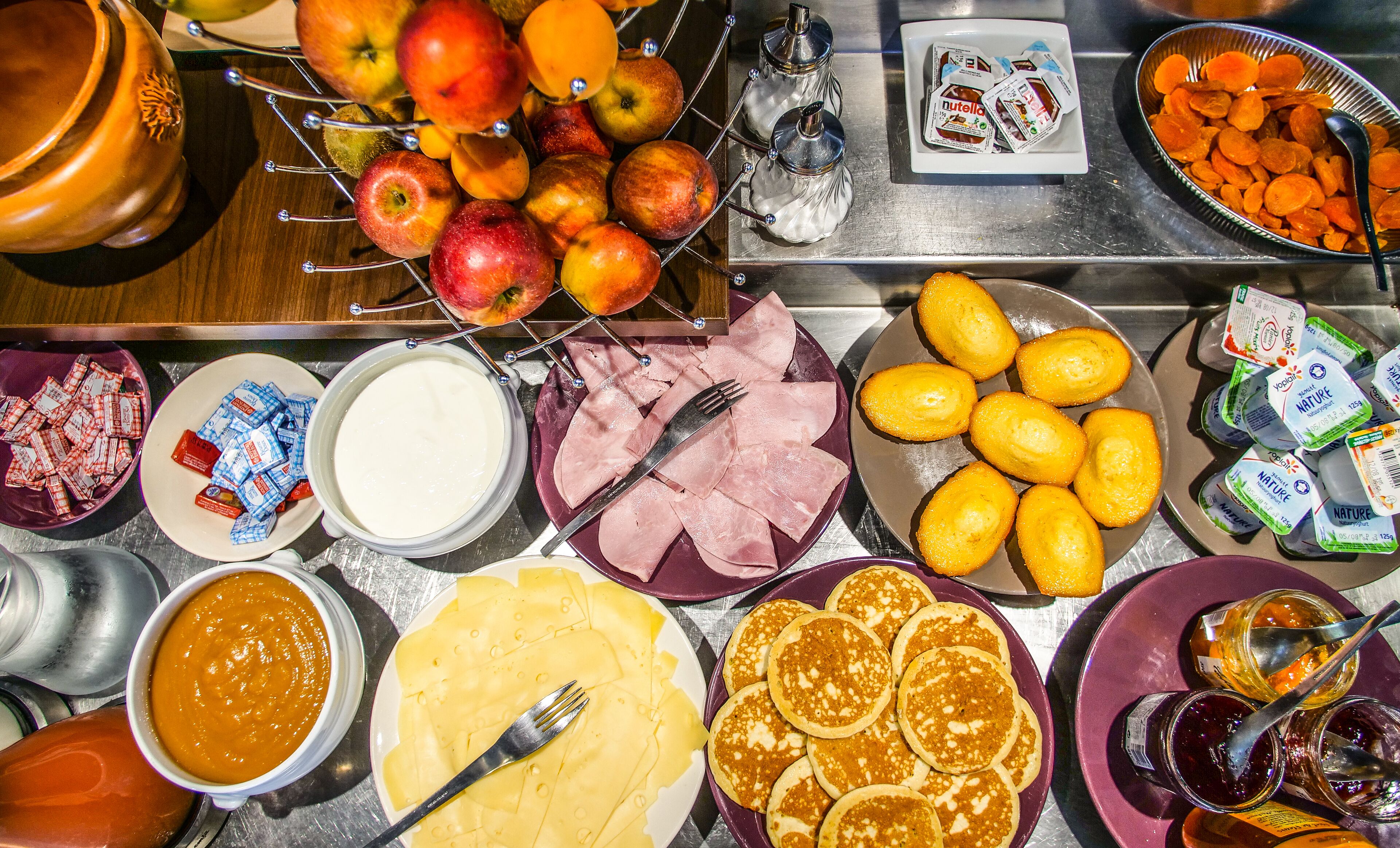 Petit déjeuner buffet (9.50 EUR par personne)