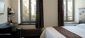 Habitació estàndard, 1 llit doble | Escriptori, cortines opaques, wifi gratuïta i roba de llit 