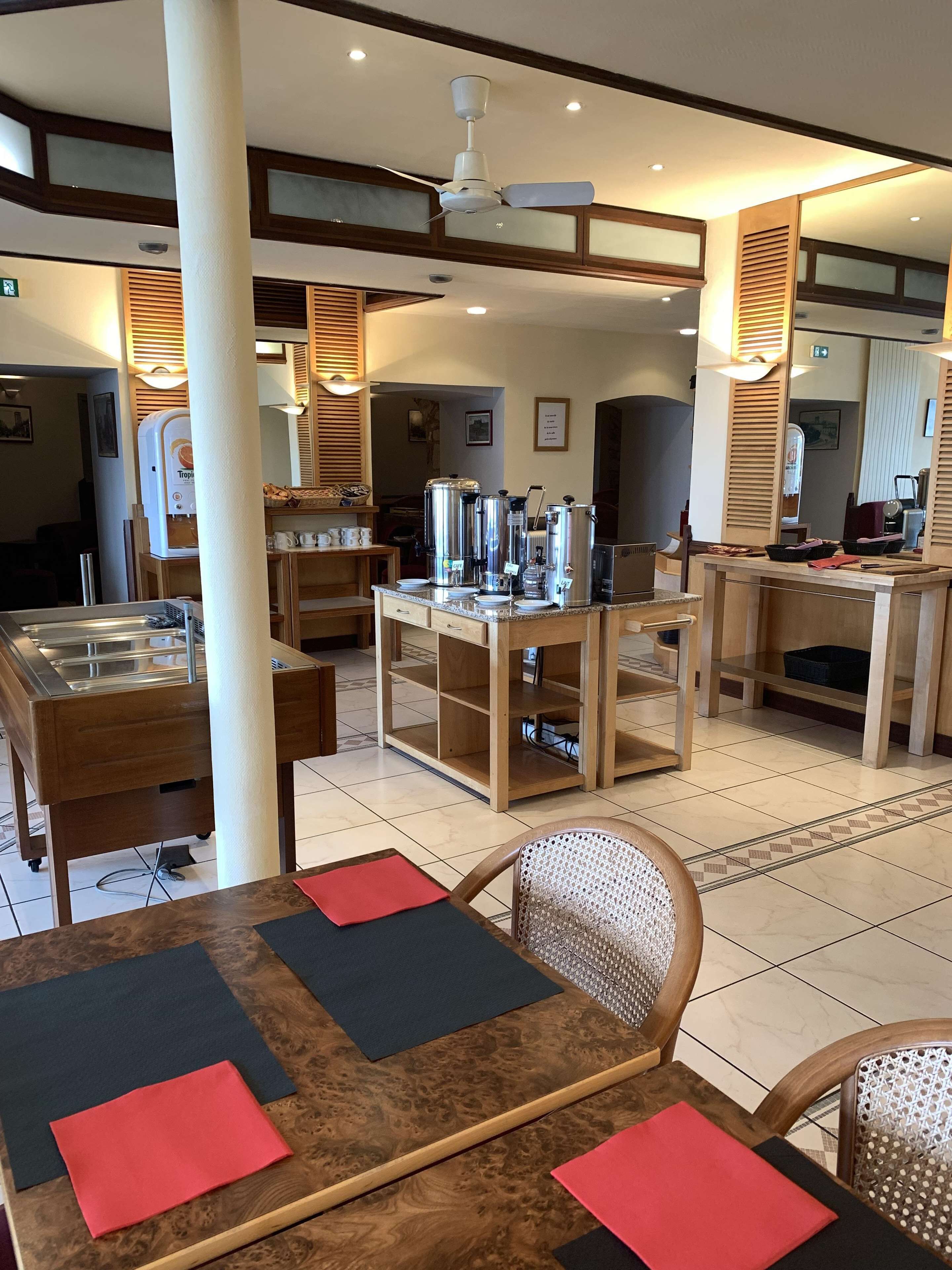 Daily buffet breakfast (EUR 15 per person)