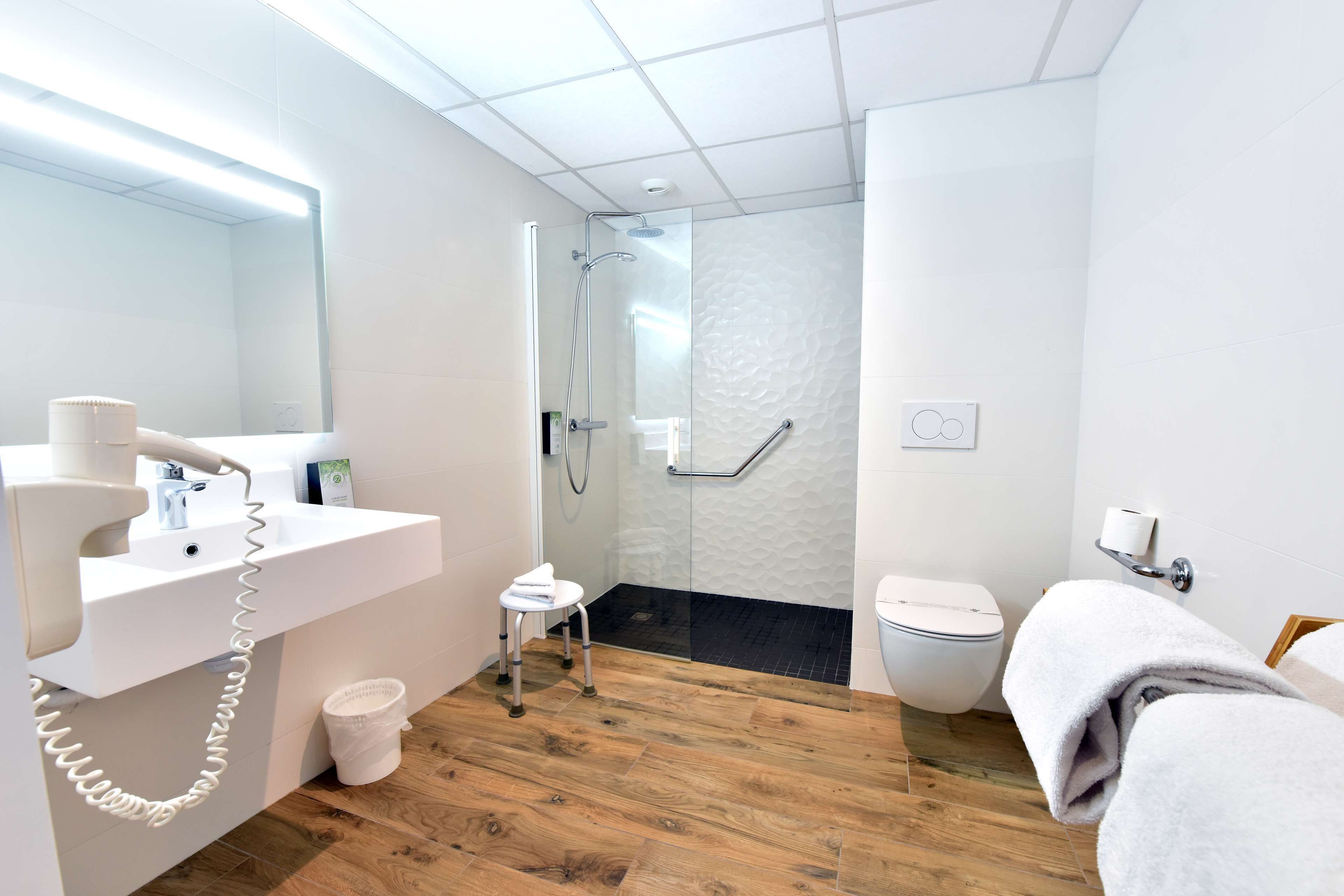 premium bedding, desk, soundproofing, cots/infant beds