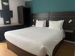 Roupas de cama premium, individualmente mobiliados, escrivaninha