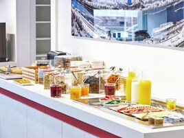 Daily buffet breakfast (EUR 14.90 per person)