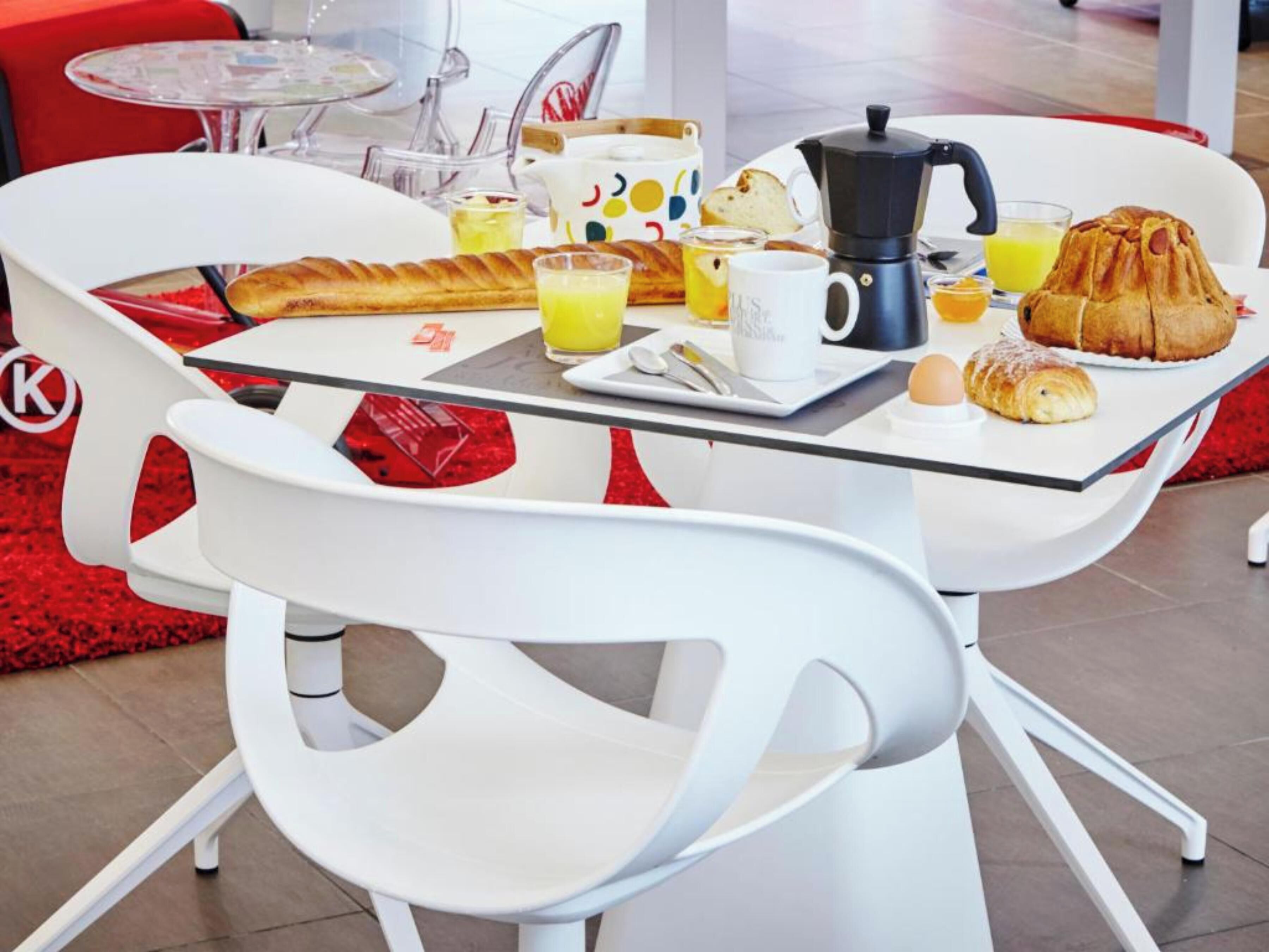daily buffet breakfast (eur 13.9 per person)