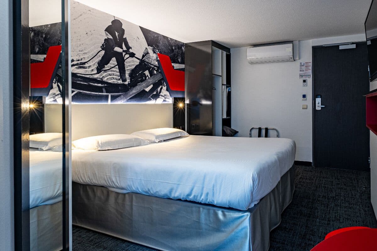 Habitación doble clásica | Ropa de cama de alta calidad y minibar