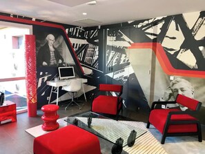 Sala de estar en el lobby